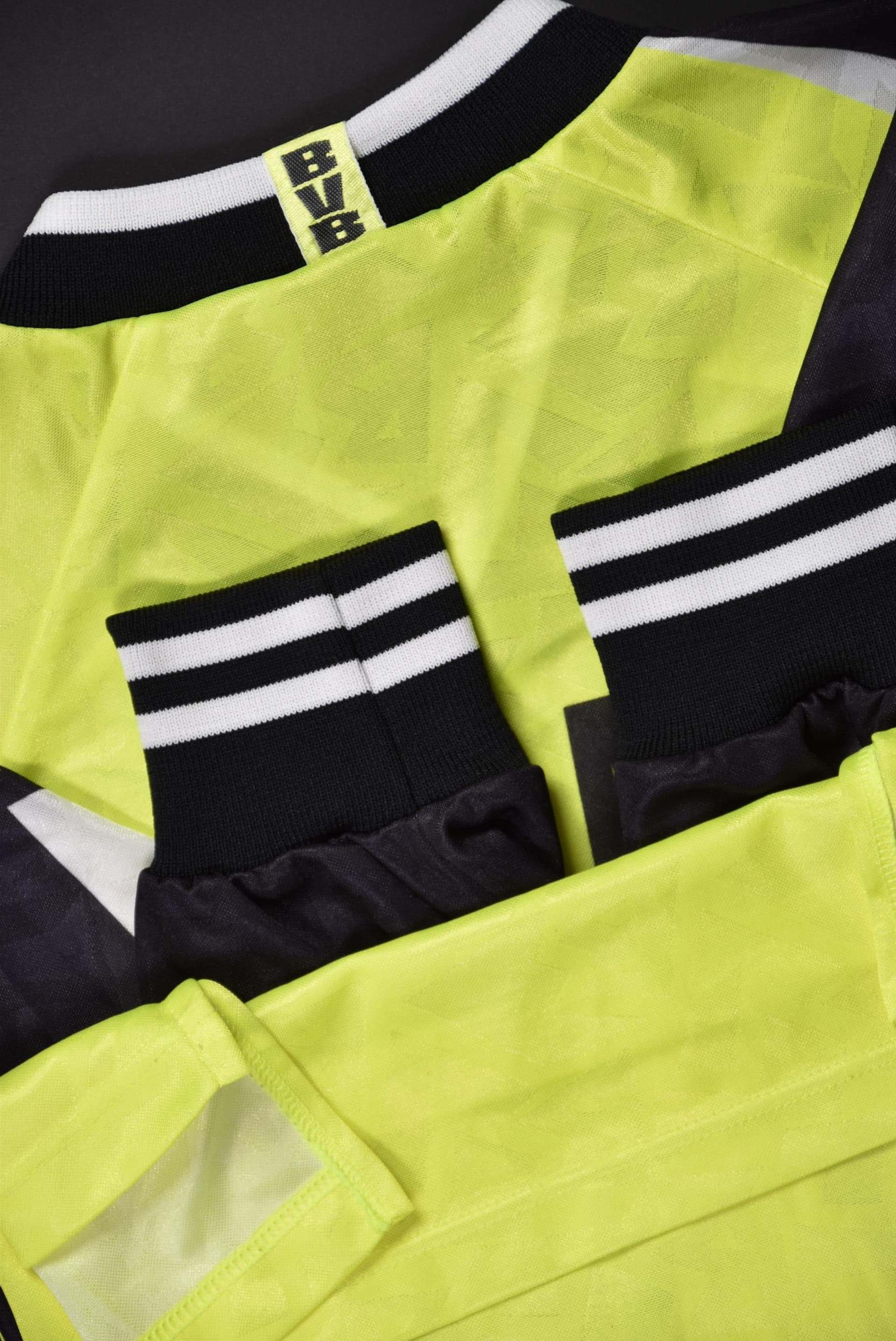 bvb_backcloseup.jpg